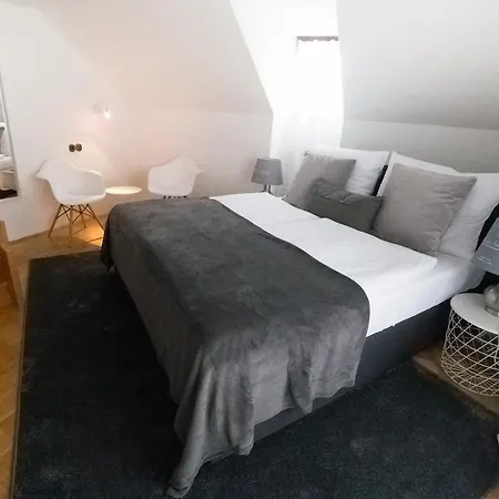G Land Guest house